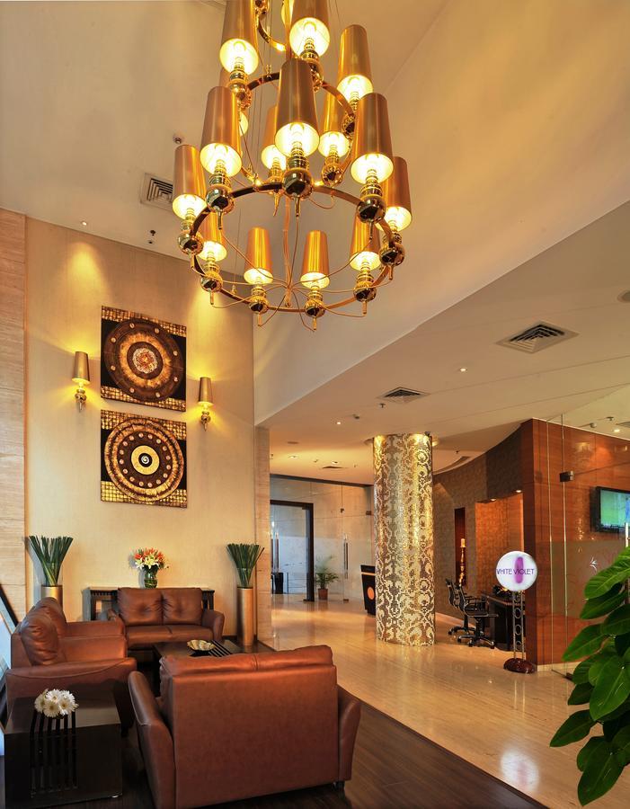 Majestic Court Sarovar Portico Νάβι Μουμπάι Εξωτερικό φωτογραφία