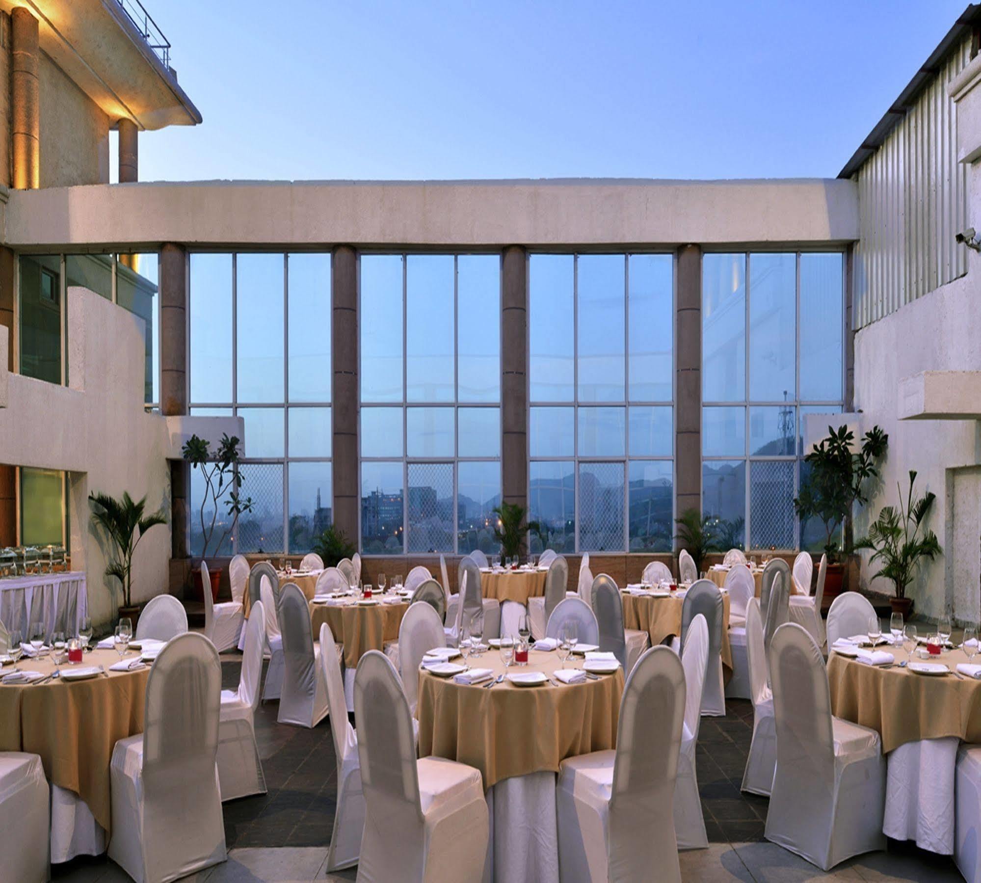 Majestic Court Sarovar Portico Νάβι Μουμπάι Εξωτερικό φωτογραφία