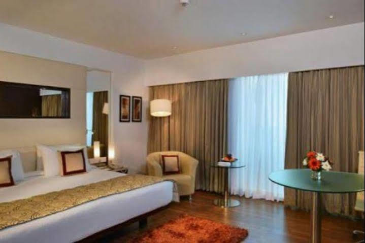 Majestic Court Sarovar Portico Νάβι Μουμπάι Εξωτερικό φωτογραφία